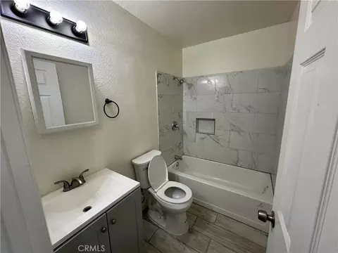 Bath - 716 Periwinkle, Perris, CA 92571 photo 4 of 4