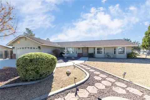 14989 Cedar, Hesperia, CA 92345