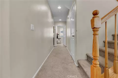 Entry Way - 42519 Cinnabar Ct, Lancaster, CA 93536 photo 2 of 4