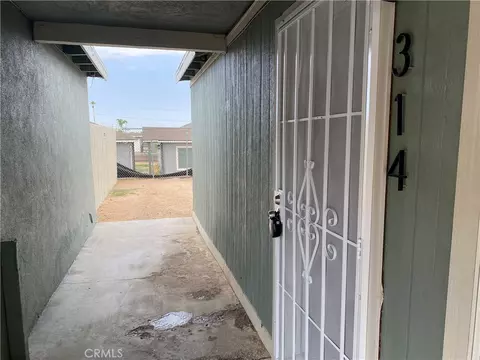 113 W Fredricks St, Barstow, CA 92311