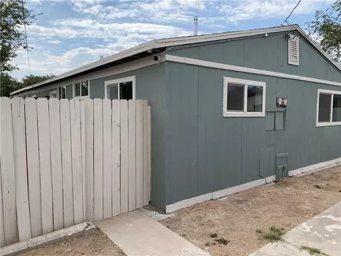 113 W Fredricks St, Barstow, CA 92311 photo 2