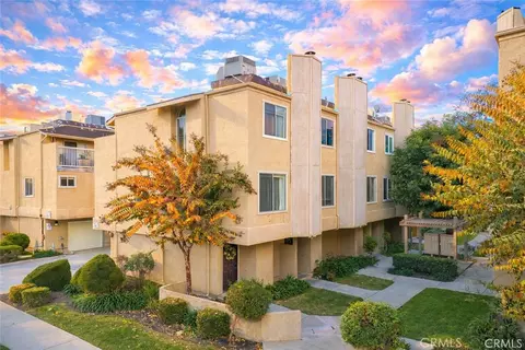 334 S Walnut Ave, Brea, CA 92821