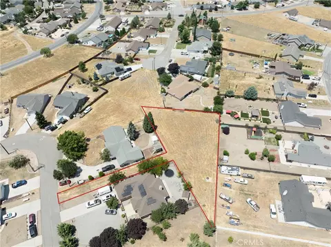 18140 Flare Dr, Tehachapi, CA 93561 photo 2