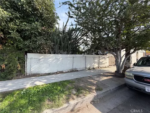 8226 S Main, Los Angeles, CA 90003