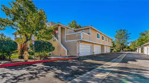 2915 Deacon #17, Simi Valley, CA 93065