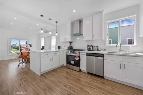 7037 Cimarron St, Los Angeles, CA 90047