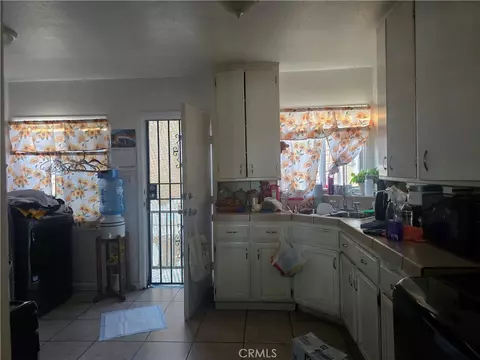 Other - 301 W Magnolia St, Compton, CA 90220 photo 3 of 10
