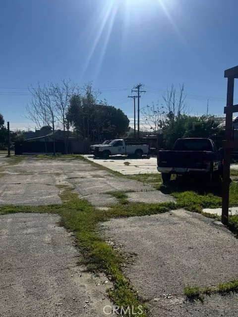 165 E O, Colton, CA 92324