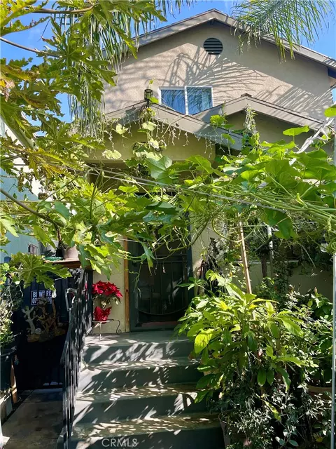 6558 S Van Ness, Los Angeles, CA 90047