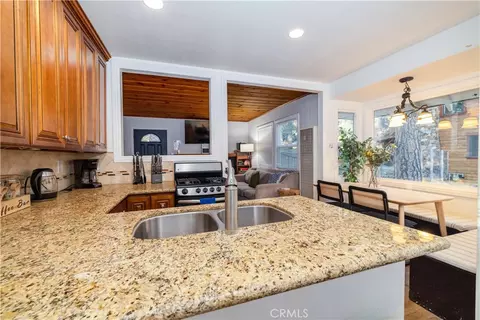 42769 Conifer Dr, Big Bear Lake, CA 92315 photo 8
