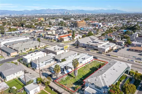 5869 W Los, Angeles, CA 90043