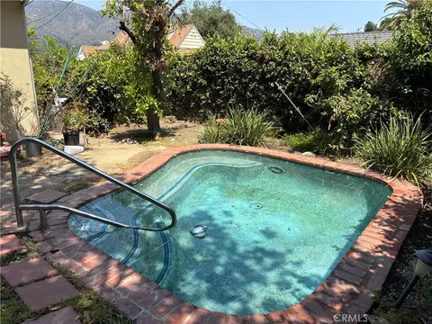 Exterior - 1823 Hillside Dr, Glendale, CA 91208 photo 11 of 17