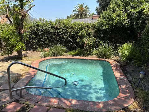 Exterior - 1823 Hillside Dr, Glendale, CA 91208 photo 10 of 17