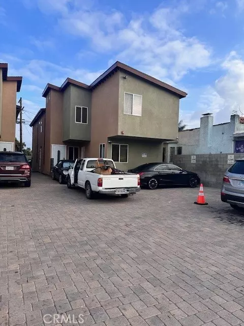 1737 W 37th St, Los Angeles, CA 90018