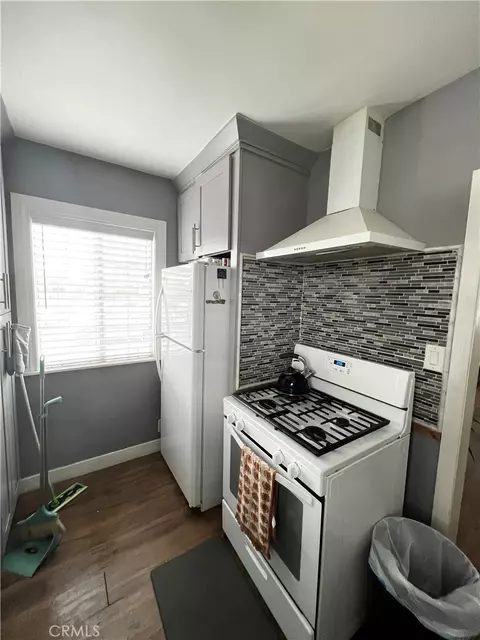 Kitchen - 940 W Brazil, Compton, CA 90220 photo 1 of 2