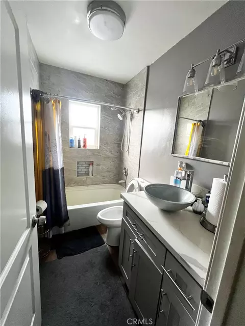 Bath - 940 W Brazil, Compton, CA 90220 photo 1 of 1