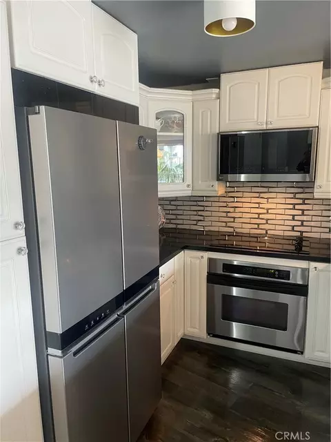 Kitchen - 700 E Ocean #1002, Long Beach, CA 90802 photo 6 of 6