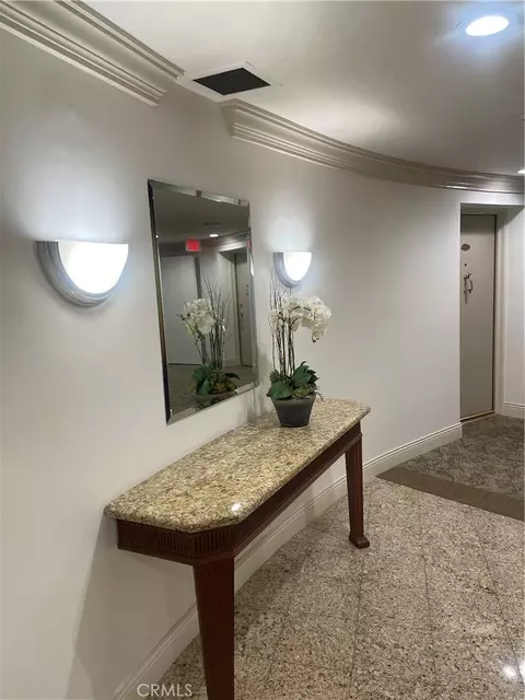 Entry Way - 700 E Ocean #1002, Long Beach, CA 90802 photo 4 of 5