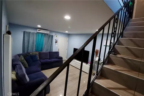 13438 Obispo, Paramount, CA 90723 photo 7