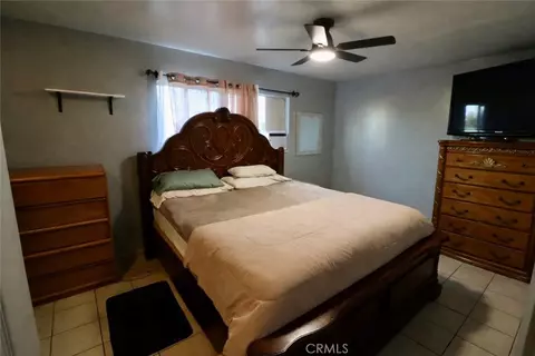 13438 Obispo, Paramount, CA 90723 photo 8