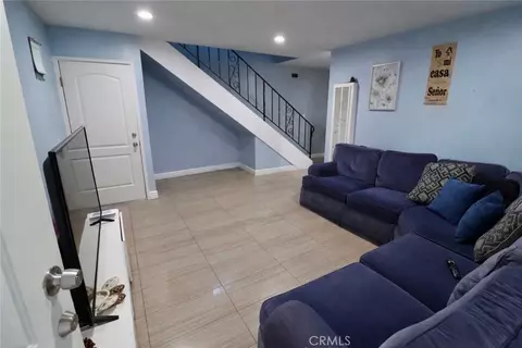 13438 Obispo, Paramount, CA 90723 photo 4
