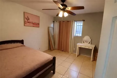 13438 Obispo, Paramount, CA 90723 photo 9