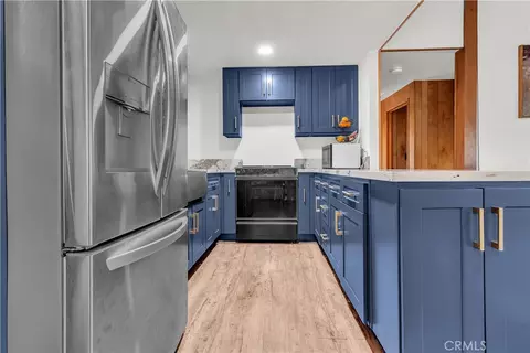 Kitchen - 1044 Nesthorn Dr, Crestline, CA 92325 photo 2 of 3