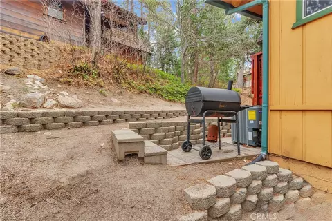 Exterior - 1044 Nesthorn Dr, Crestline, CA 92325 photo 7 of 14