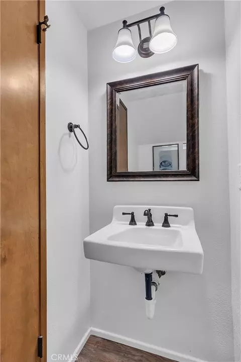 Bath - 1044 Nesthorn Dr, Crestline, CA 92325 photo 3 of 6