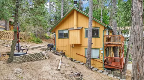Exterior - 1044 Nesthorn Dr, Crestline, CA 92325 photo 10 of 14