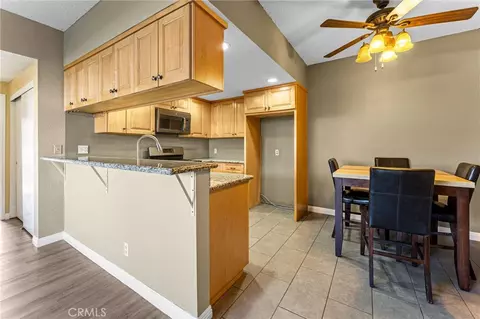 10943 Laurel Cyn #A6, San Fernando, CA 91340
