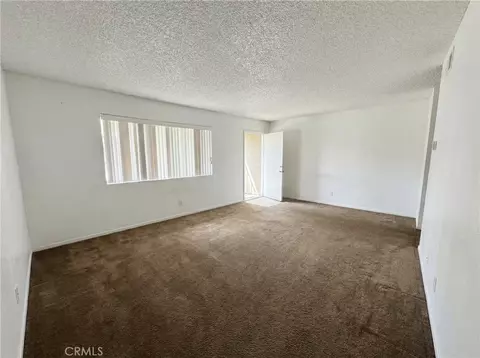 Living - 13073 Mohawk, Apple Valley, CA 92308 photo 3 of 3