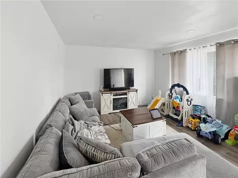 Living - 13073 Mohawk, Apple Valley, CA 92308 photo 1 of 3