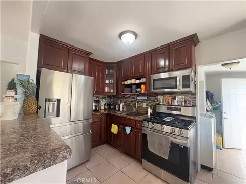 Kitchen - 512 S Willowbrook, Compton, CA 90220 photo 3 of 4