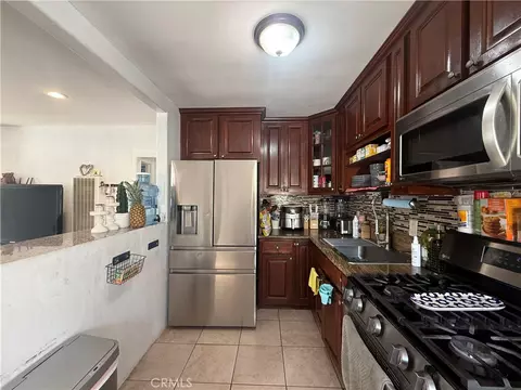Kitchen - 512 S Willowbrook, Compton, CA 90220 photo 2 of 4