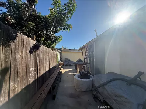 Exterior - 512 S Willowbrook, Compton, CA 90220 photo 7 of 7