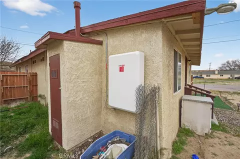 Exterior - 16516 E St, Victorville, CA 92395 photo 2 of 8