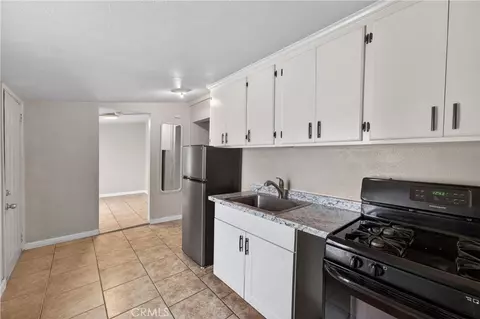 Entry Way - 16516 E St, Victorville, CA 92395 photo 2 of 2