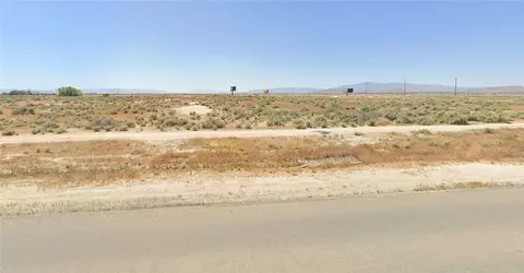 0 20 St, Rosamond, CA 93560 photo 3