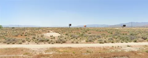 0 20 St, Rosamond, CA 93560 photo 2