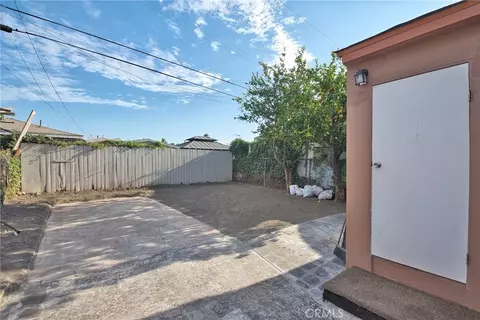 Exterior - 850 W 132nd, Compton, CA 90222 photo 2 of 3