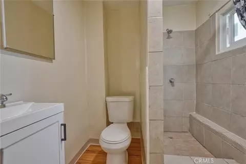 Bath - 850 W 132nd, Compton, CA 90222 photo 3 of 3