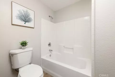 Bath - 1832 E Ivesbrook, Lancaster, CA 93535 photo 5 of 5