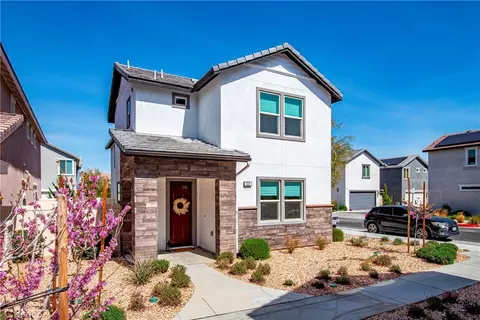 260 Summerville Ln, Palmdale, CA 93551