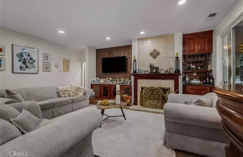 Living - 106 E 36th, Long Beach, CA 90807 photo 3 of 3