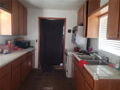 Kitchen - 69626 Pluto, Twentynine Palms, CA 92277 photo 1 of 1
