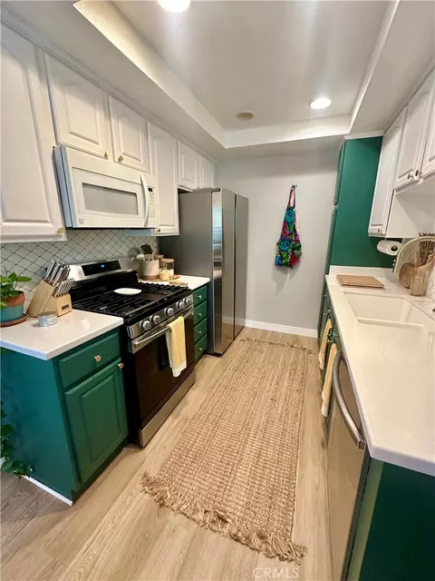 Kitchen - 1045 E 3rd #4, Long Beach, CA 90802 photo 1 of 2
