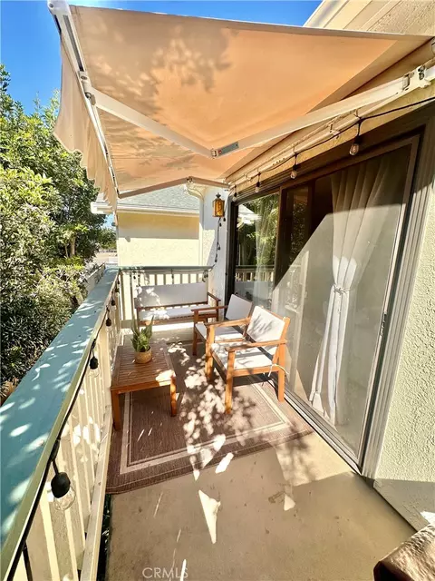 Exterior - 1045 E 3rd #4, Long Beach, CA 90802 photo 2 of 4