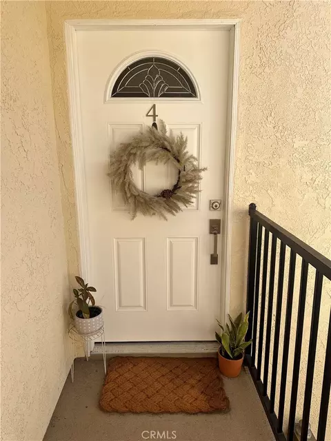 Entry Way - 1045 E 3rd #4, Long Beach, CA 90802 photo 1 of 2