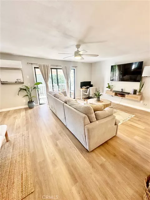 Living - 1045 E 3rd #4, Long Beach, CA 90802 photo 4 of 4